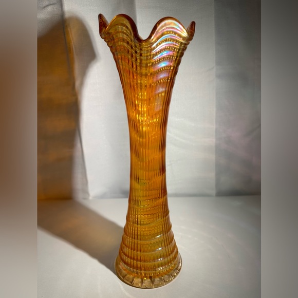 Vintage Imperial Carnival Glass Marigold Ripple Swung Vase - Picture 8 of 15